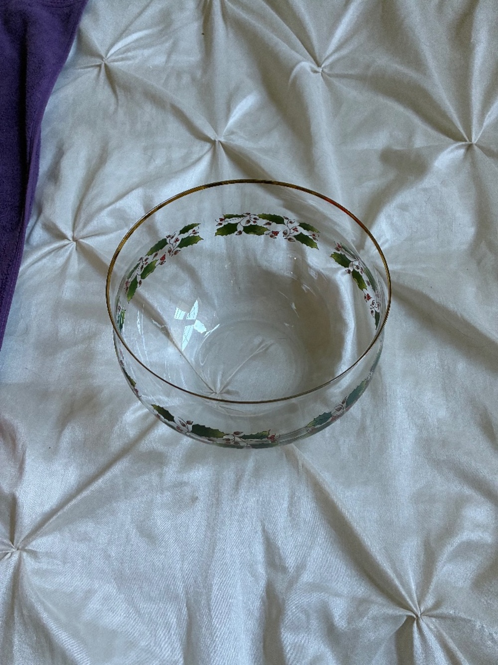 New in box Home for the Holidays 8 inch Holly Holiday Bowl